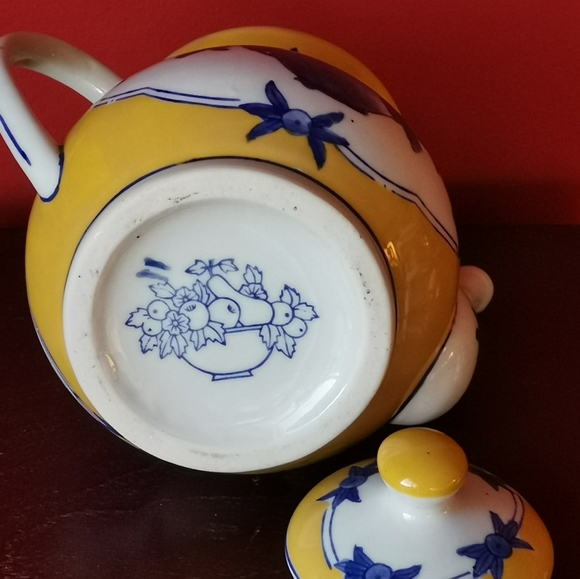 Vintage Ceramic Blue and Yellow Tea Pot / Coffee Pot - Picture 4 of 7
